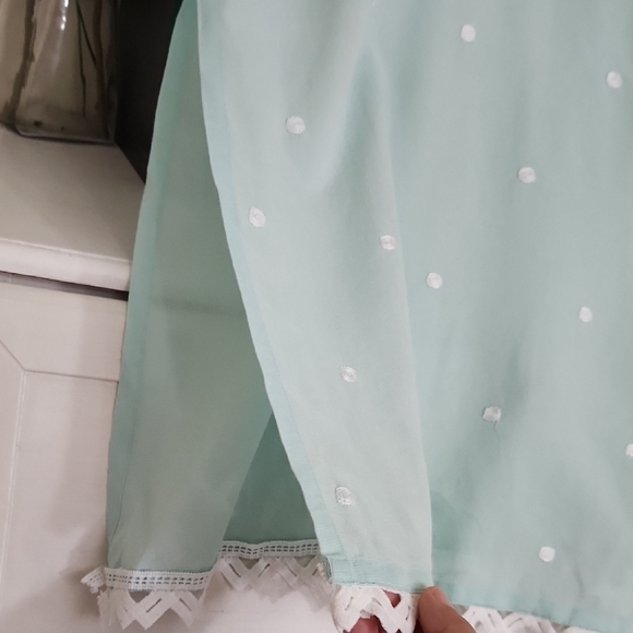 Panache Apparel Tag with Black and Gold Details - Picture 5 of 10